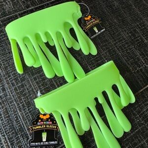 NWT Two Target Bullseye's Playground Dollar Spot Glow in the Dark Tumbler Sleeve